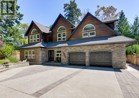 6799 Jedora Dr Central Saanich BC V8M1A6