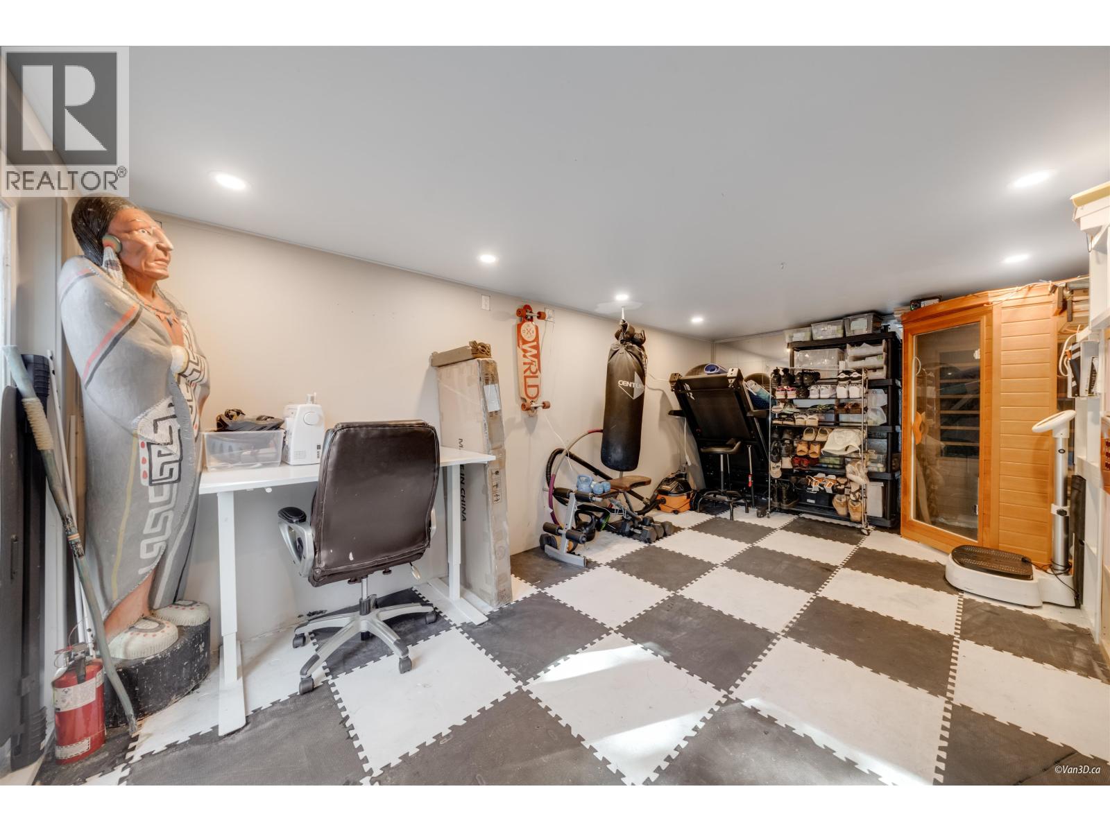 3870 EMERALD DRIVE