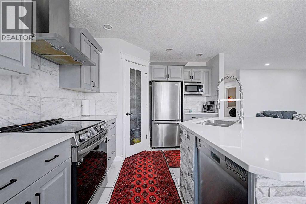 644 Luxstone Landing SW