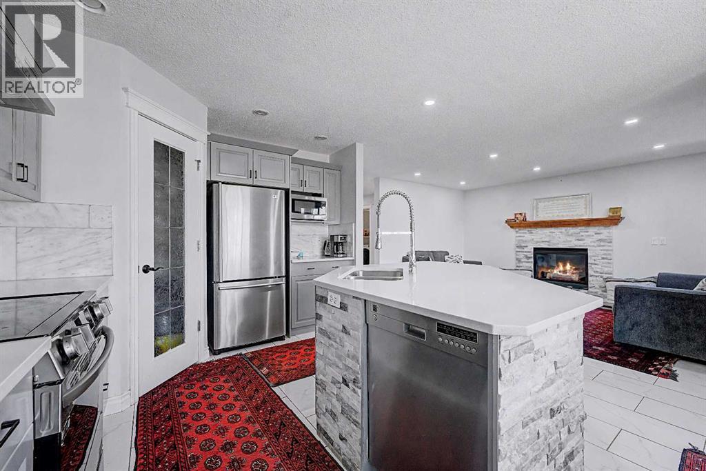 644 Luxstone Landing SW