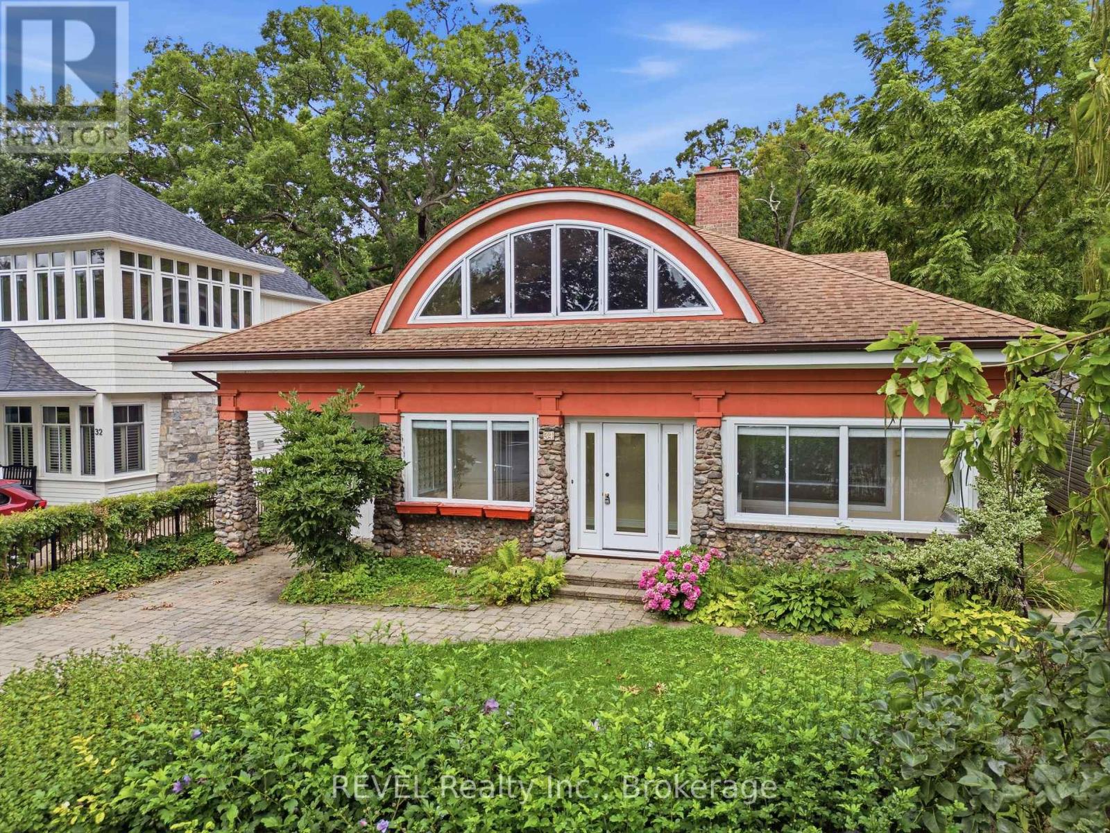 34 VINCENT AVENUE