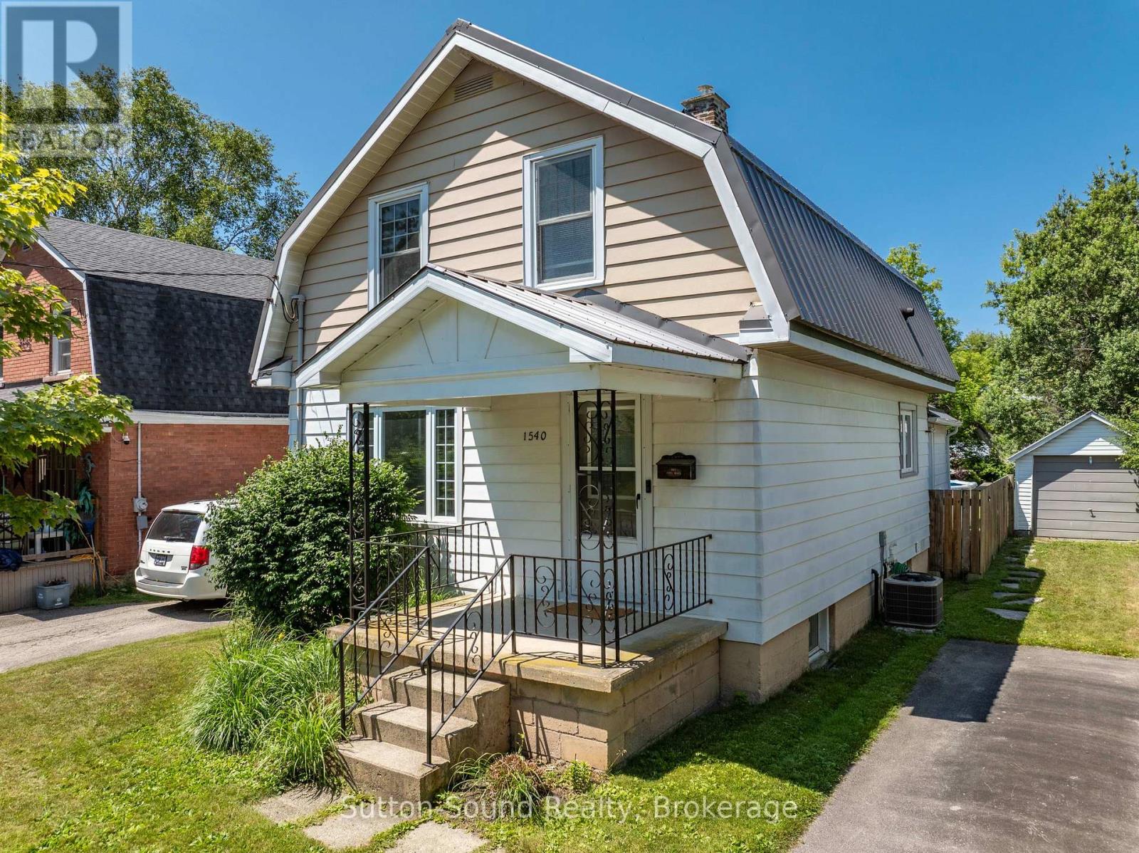 1540 5TH AVENUE W