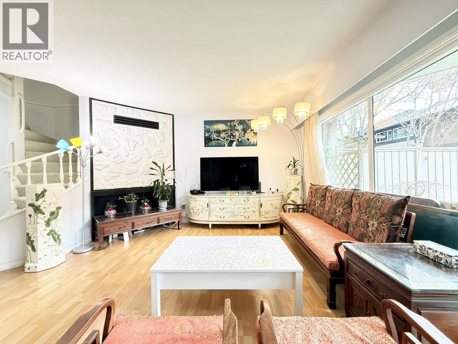 27 10011 SWINTON CRESCENT