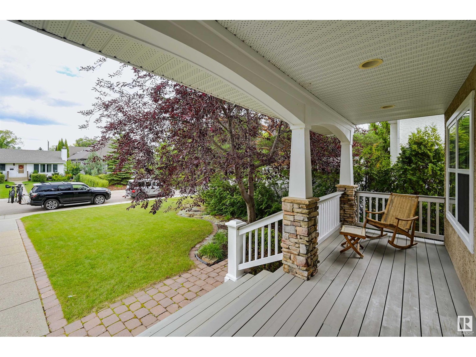 10608 137 ST NW