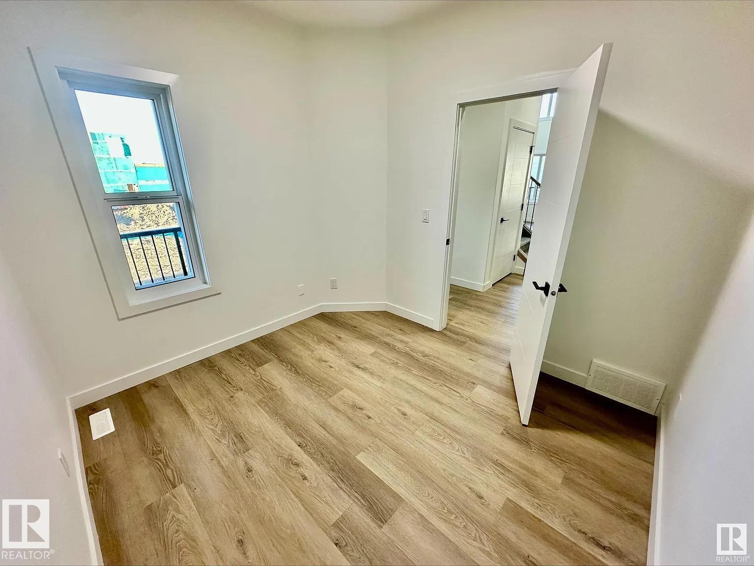 38 ASTORIA PL