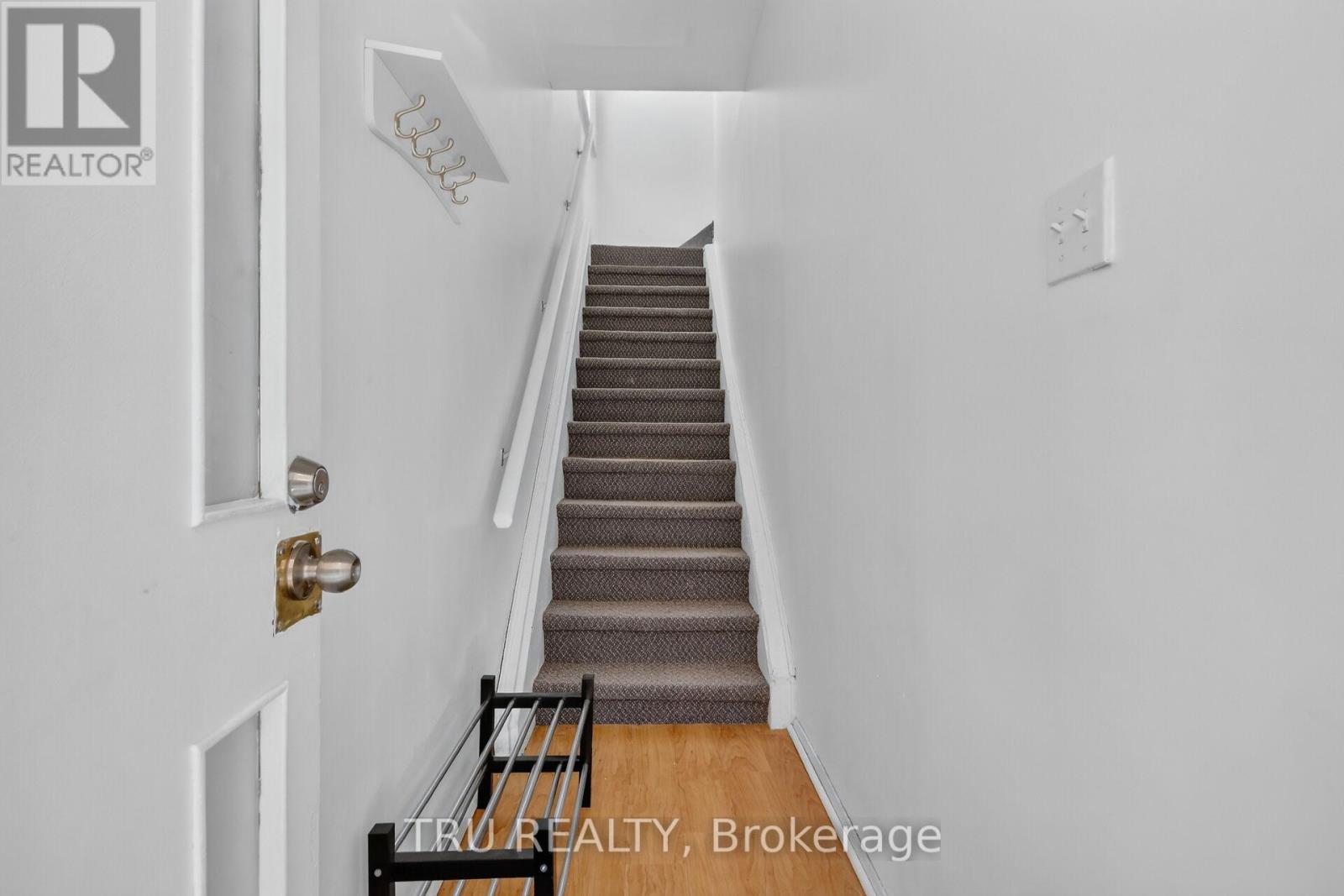 45 BELL STREET N
