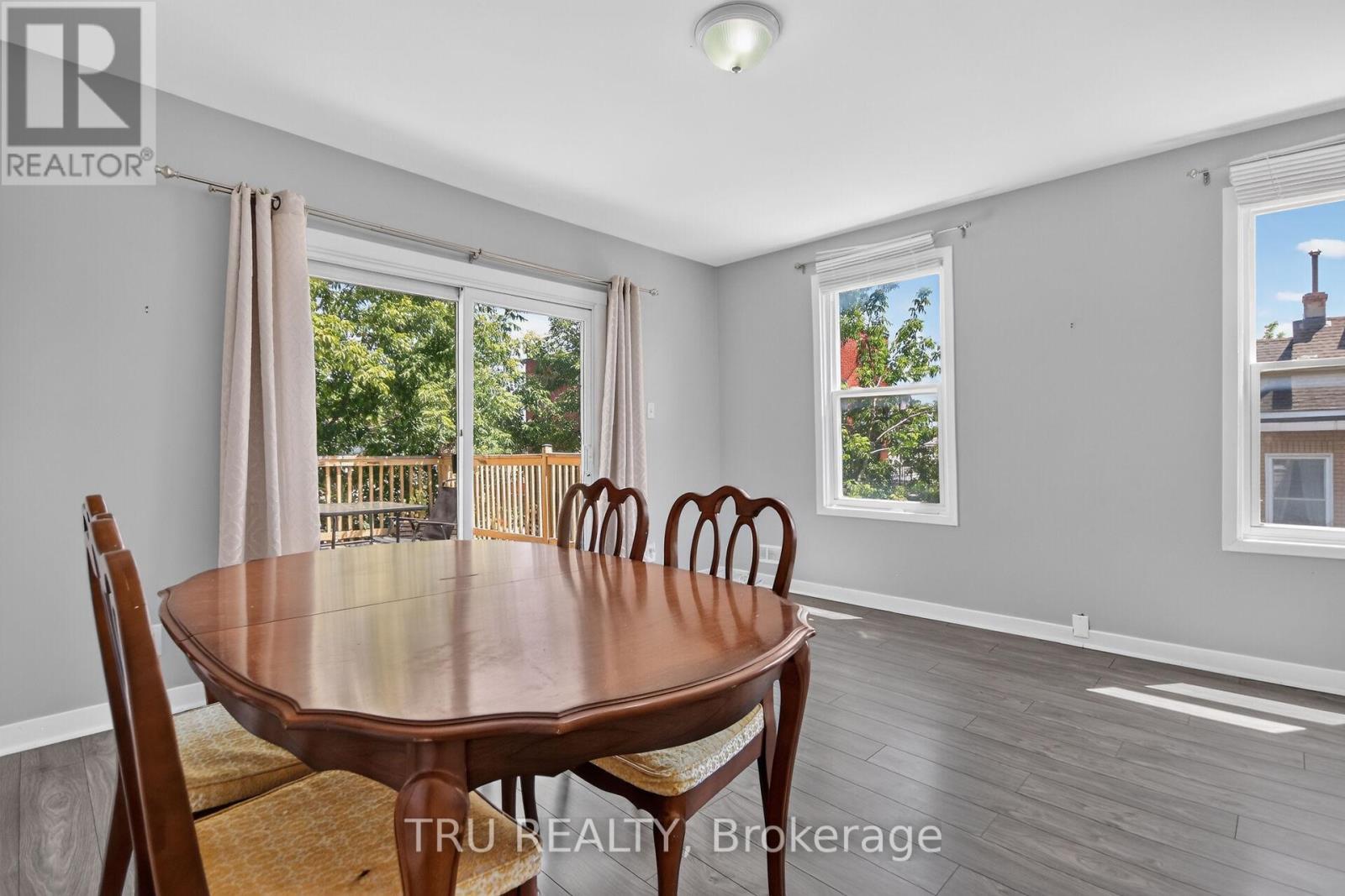 45 BELL STREET N