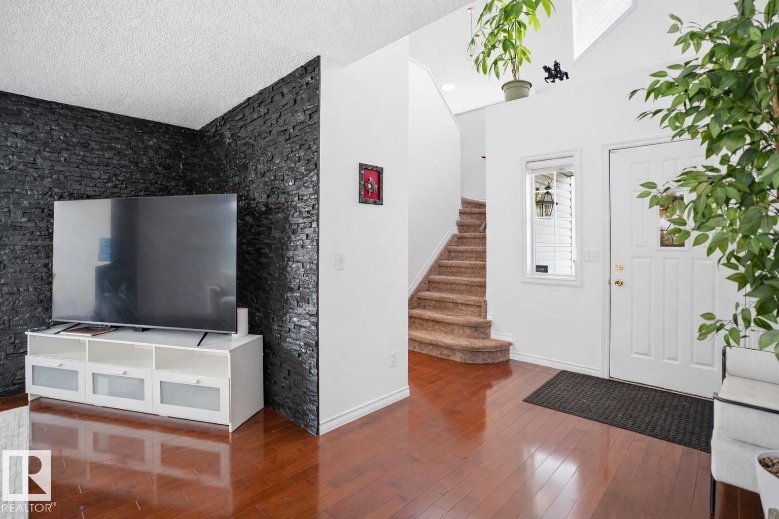 4619 202 ST NW