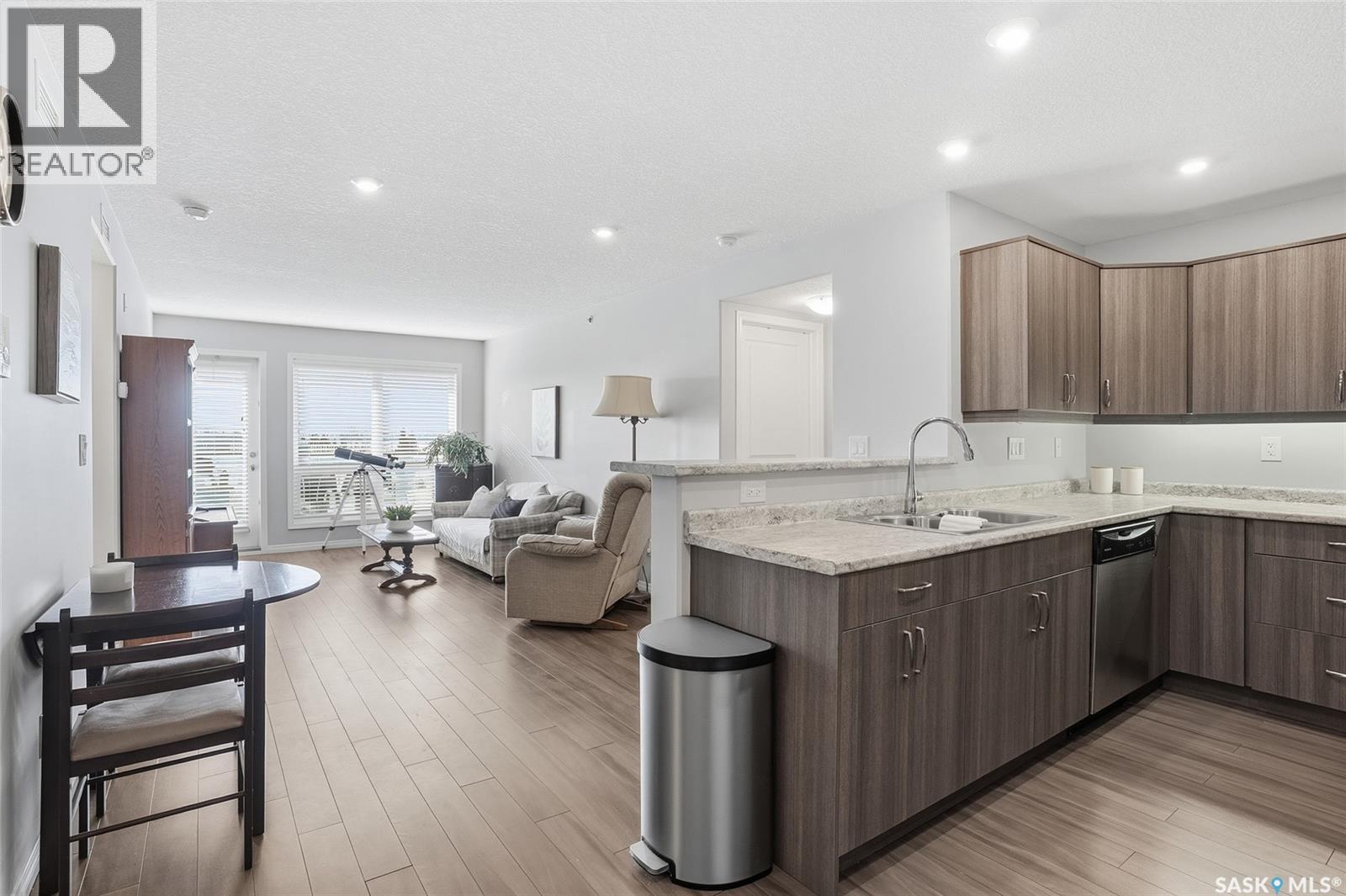 316 915 Kristjanson ROAD