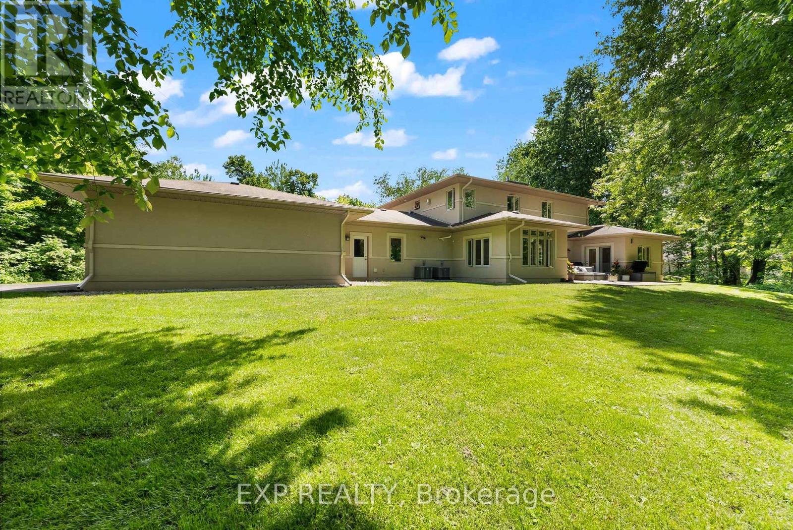 5759 QUEENSCOURT CRESCENT