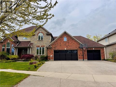 827 BIRCHMOUNT Drive Waterloo ON N2V2R3