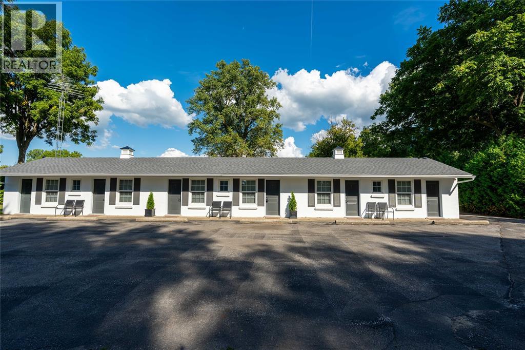 1738 ST CLAIR PARKWAY South