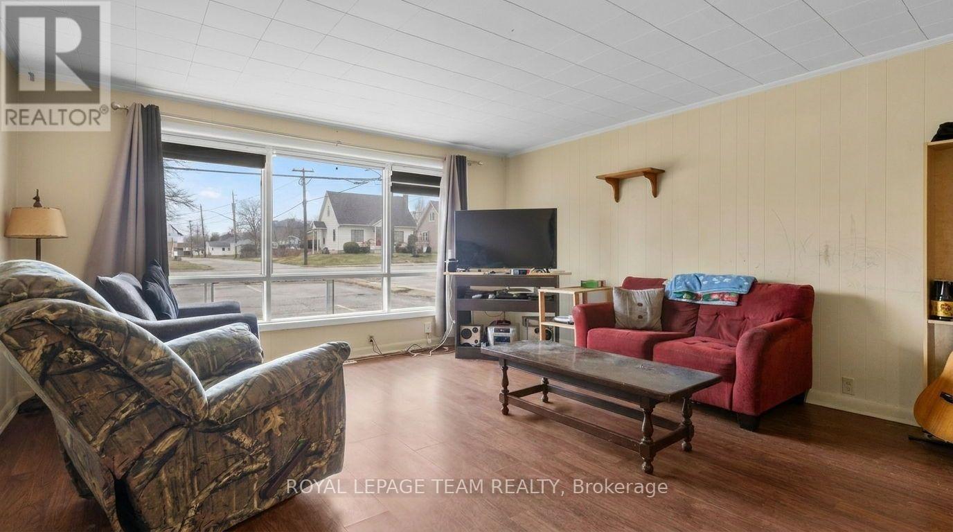 47 DANIEL STREET S