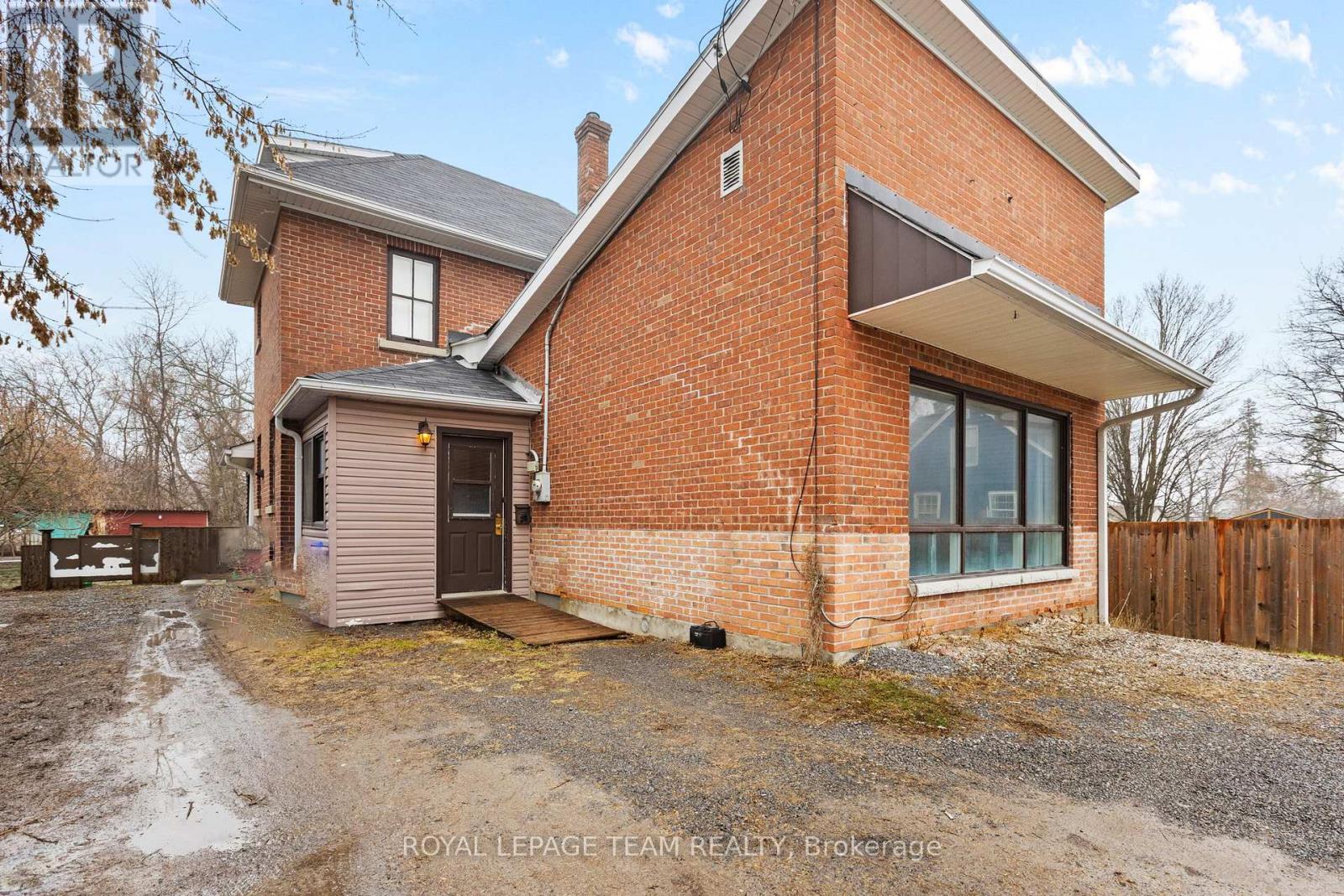 47 DANIEL STREET S