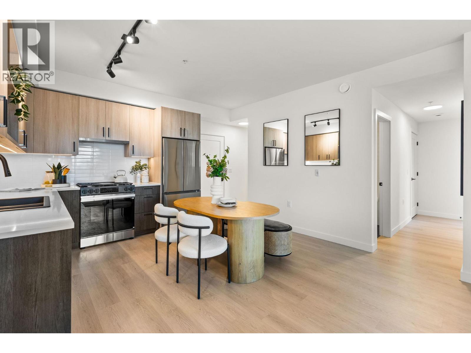 407 2002 ST. GEORGE STREET