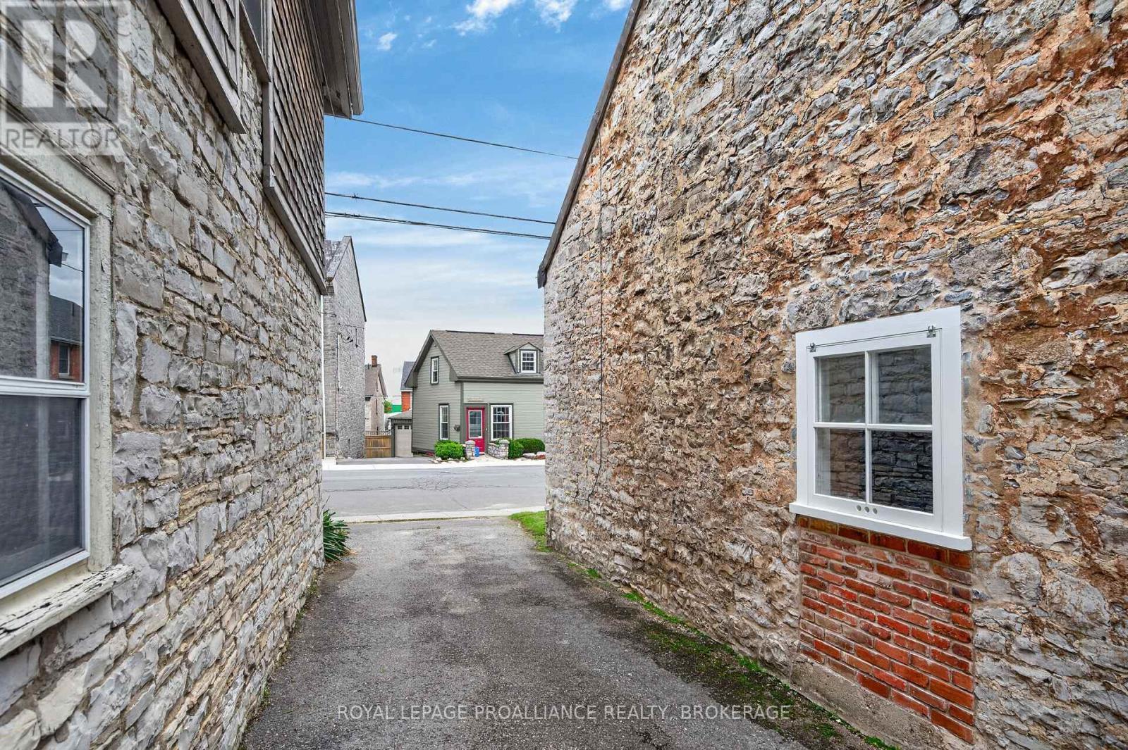 14 RIDEAU STREET