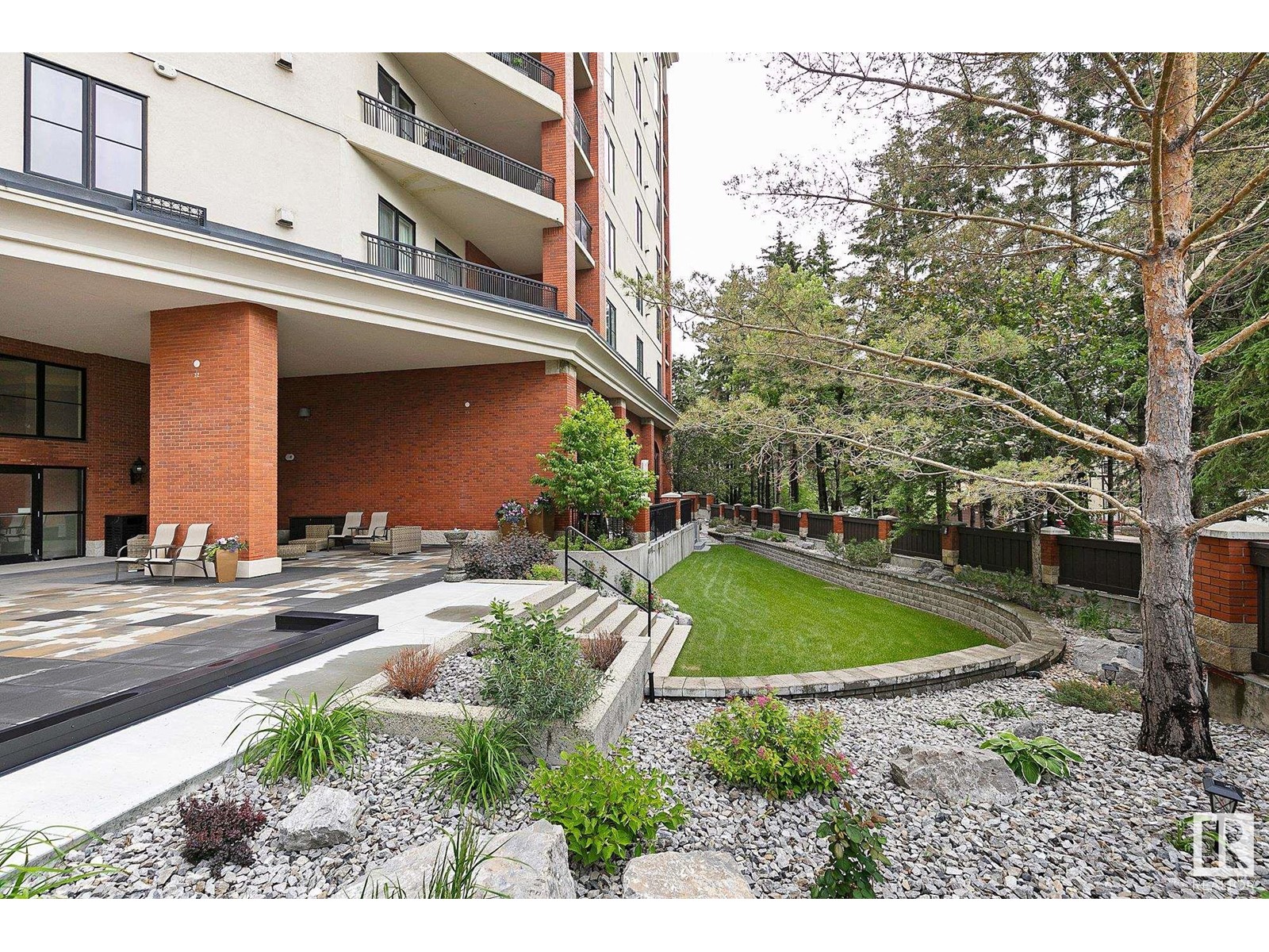 #903 10108 125 ST NW