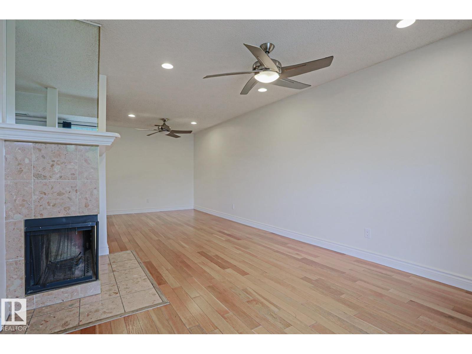 #52 2703 79 ST NW