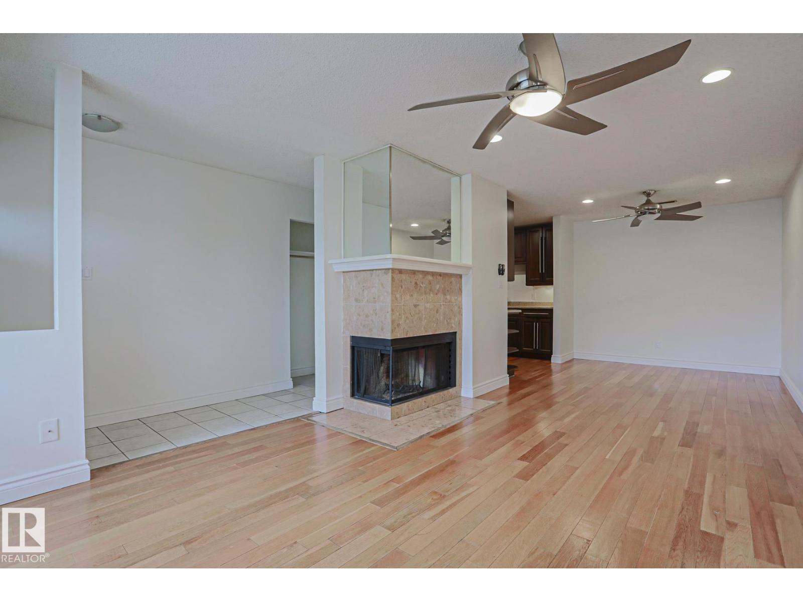 #52 2703 79 ST NW