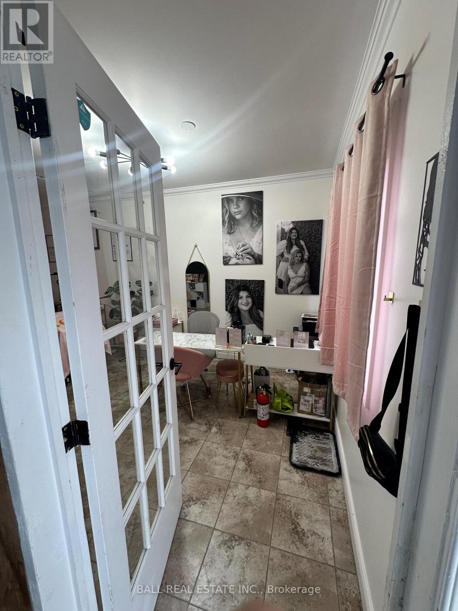 #2 - 73 QUEEN STREET