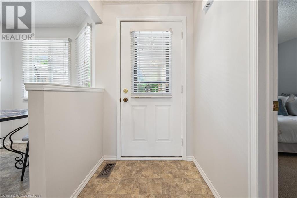 454 BEECHWOOD Place Unit# 4