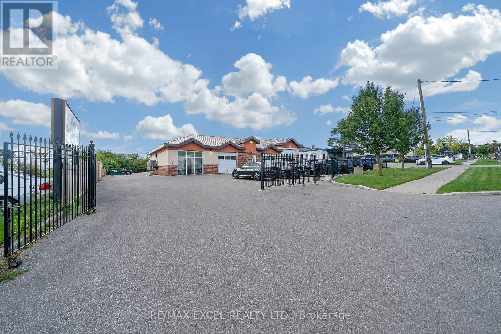 12 LAIDLAW BOULEVARD