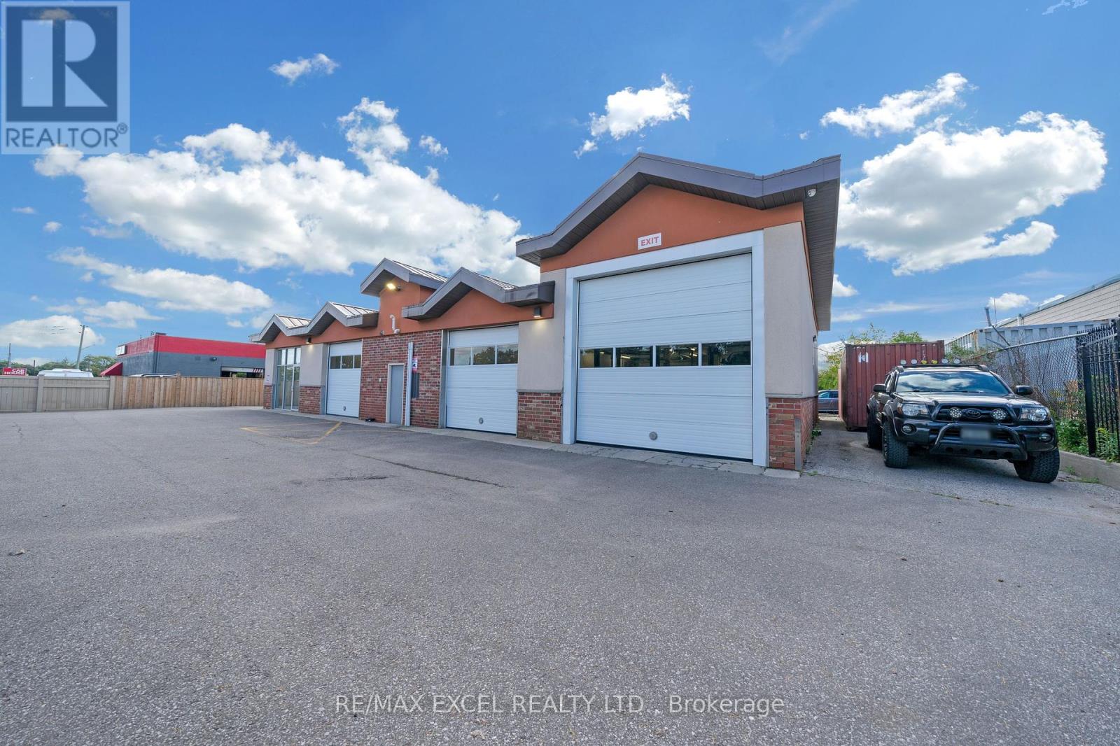 12 LAIDLAW BOULEVARD