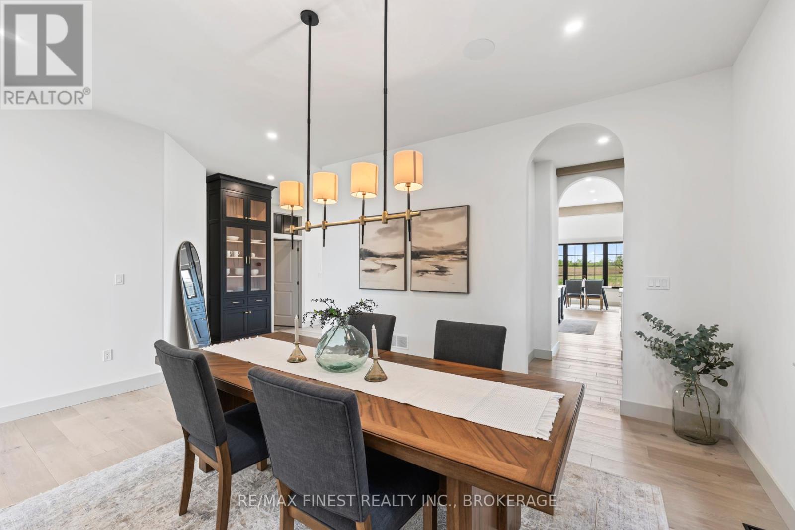 848 WINDERMERE DRIVE