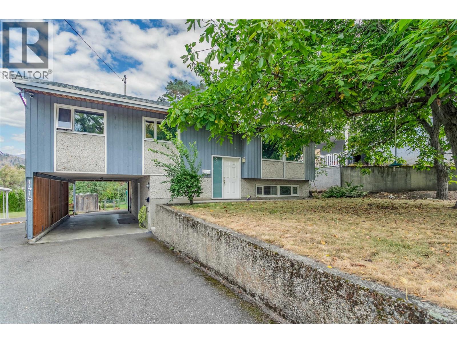 1415 Highland Drive S