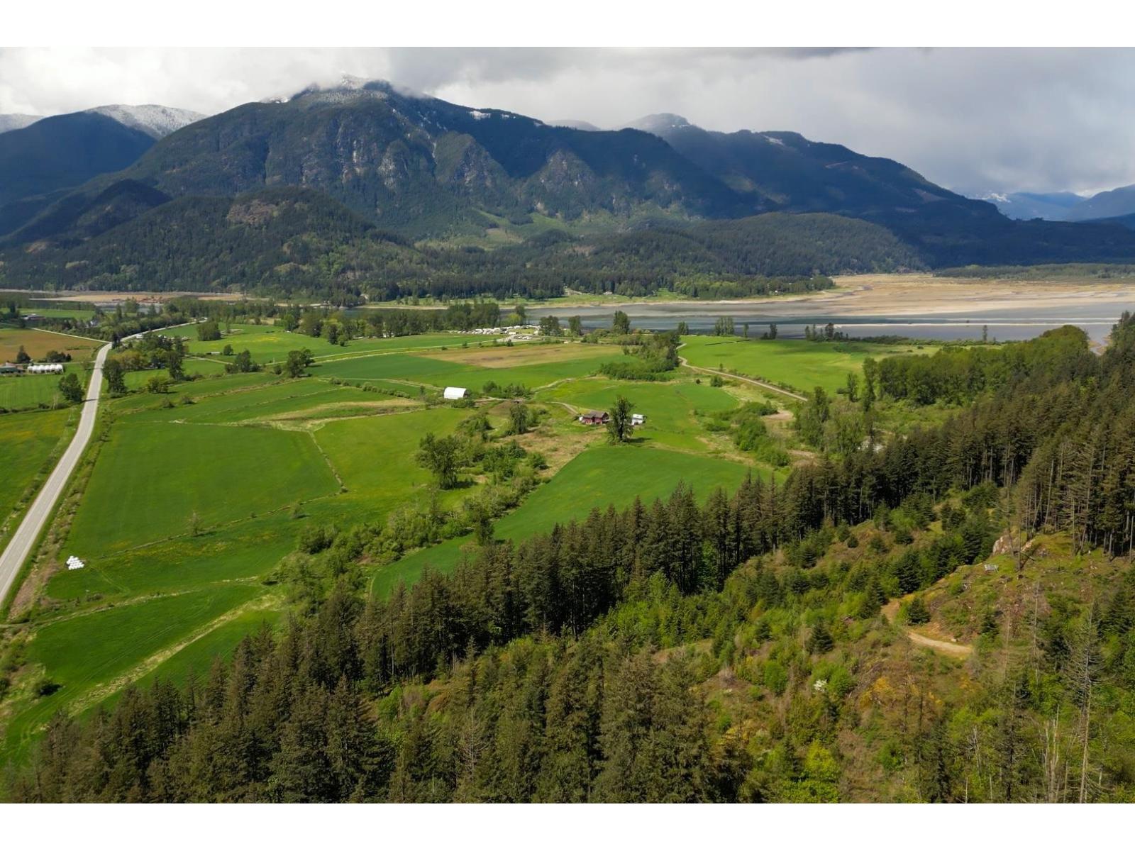 1724 LOUGHEED HIGHWAY|Mt Woodside