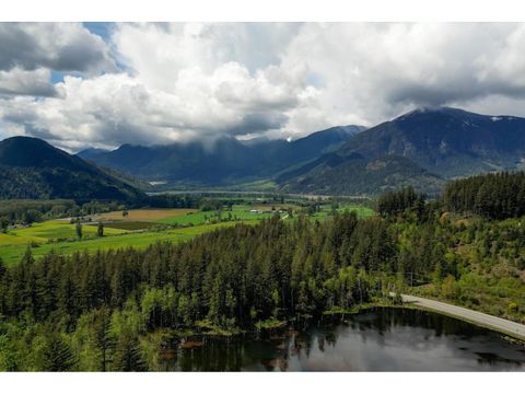 1724 LOUGHEED HIGHWAY|Mt Woodside Mt Woodside BC V0M1A1