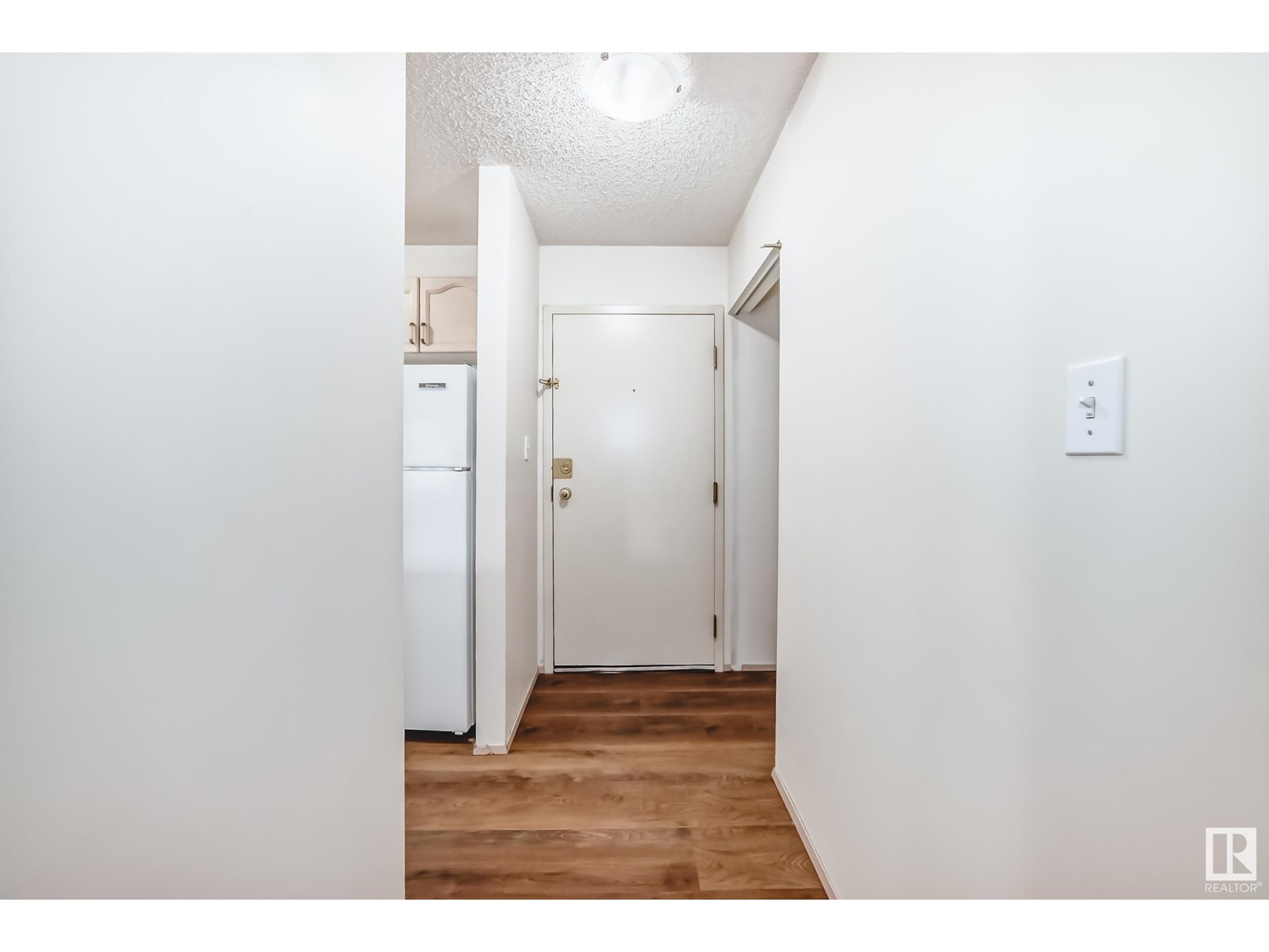 #404 6710 158 AV NW