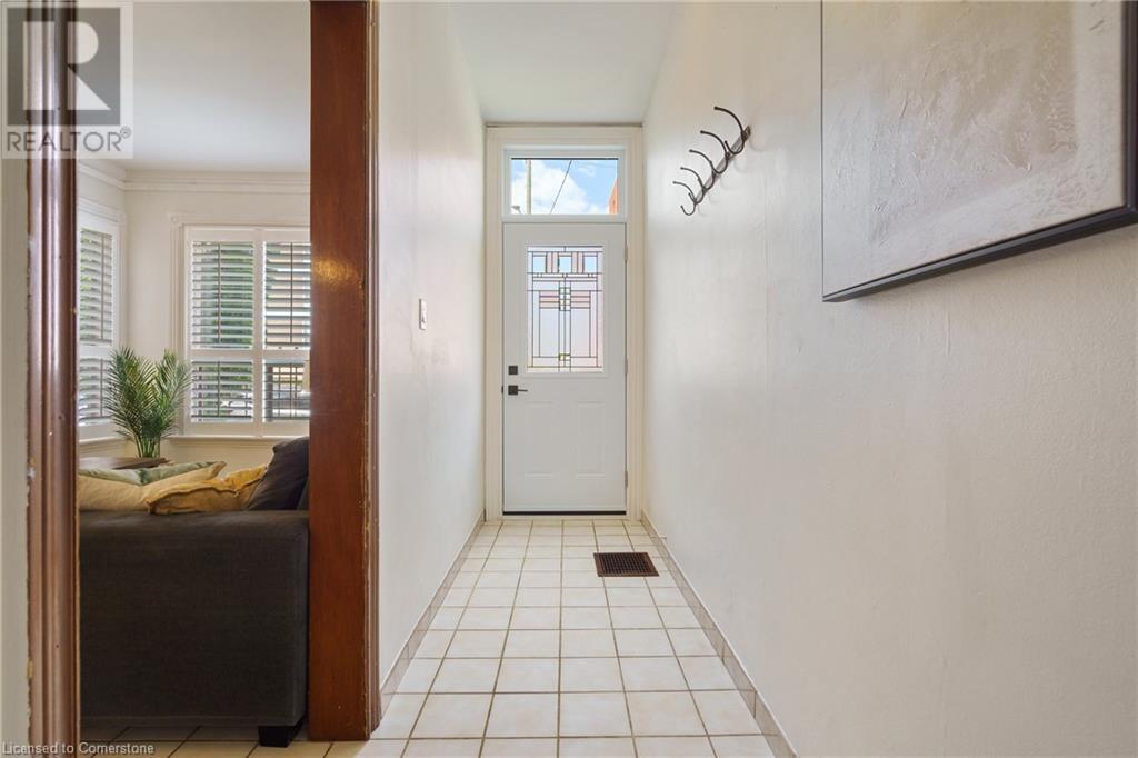22 AIKMAN Avenue