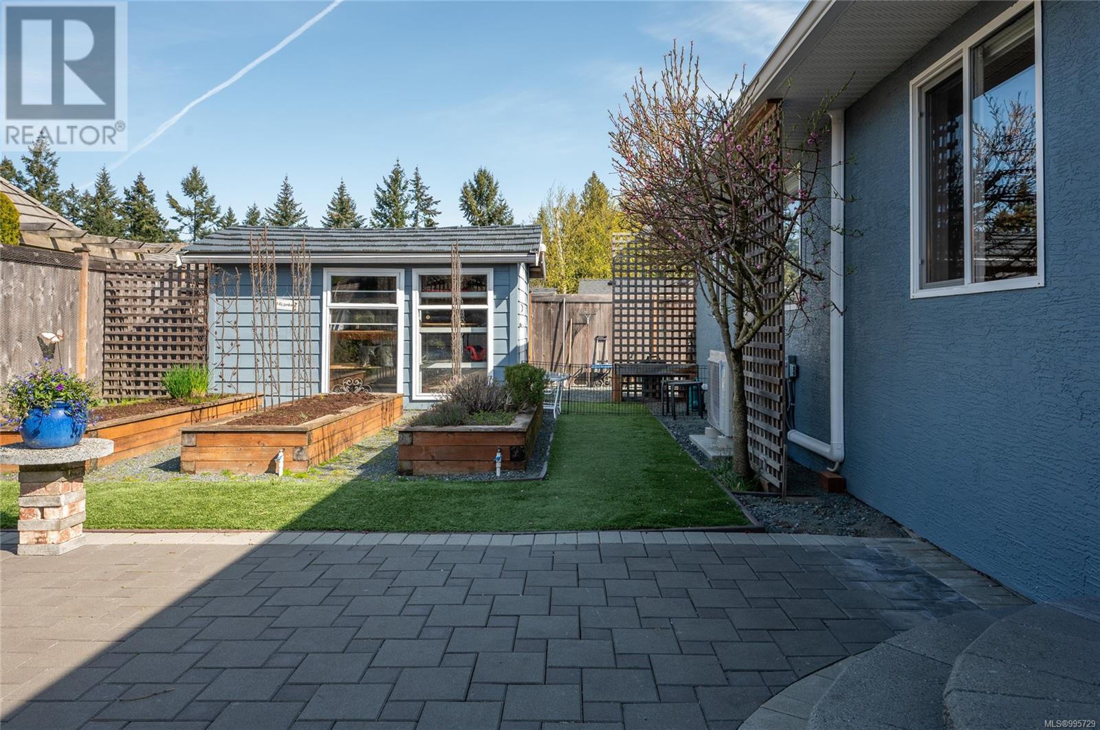700 Brighton Pl