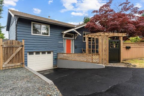 13950 BLACKBURN AVENUE White Rock BC V4B2Z5