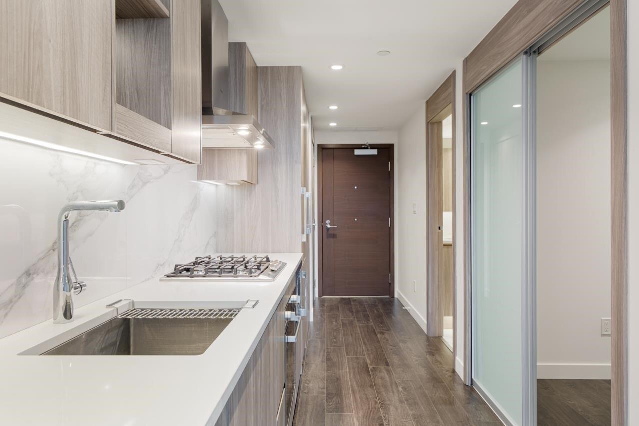 2609 9887 WHALLEY BOULEVARD