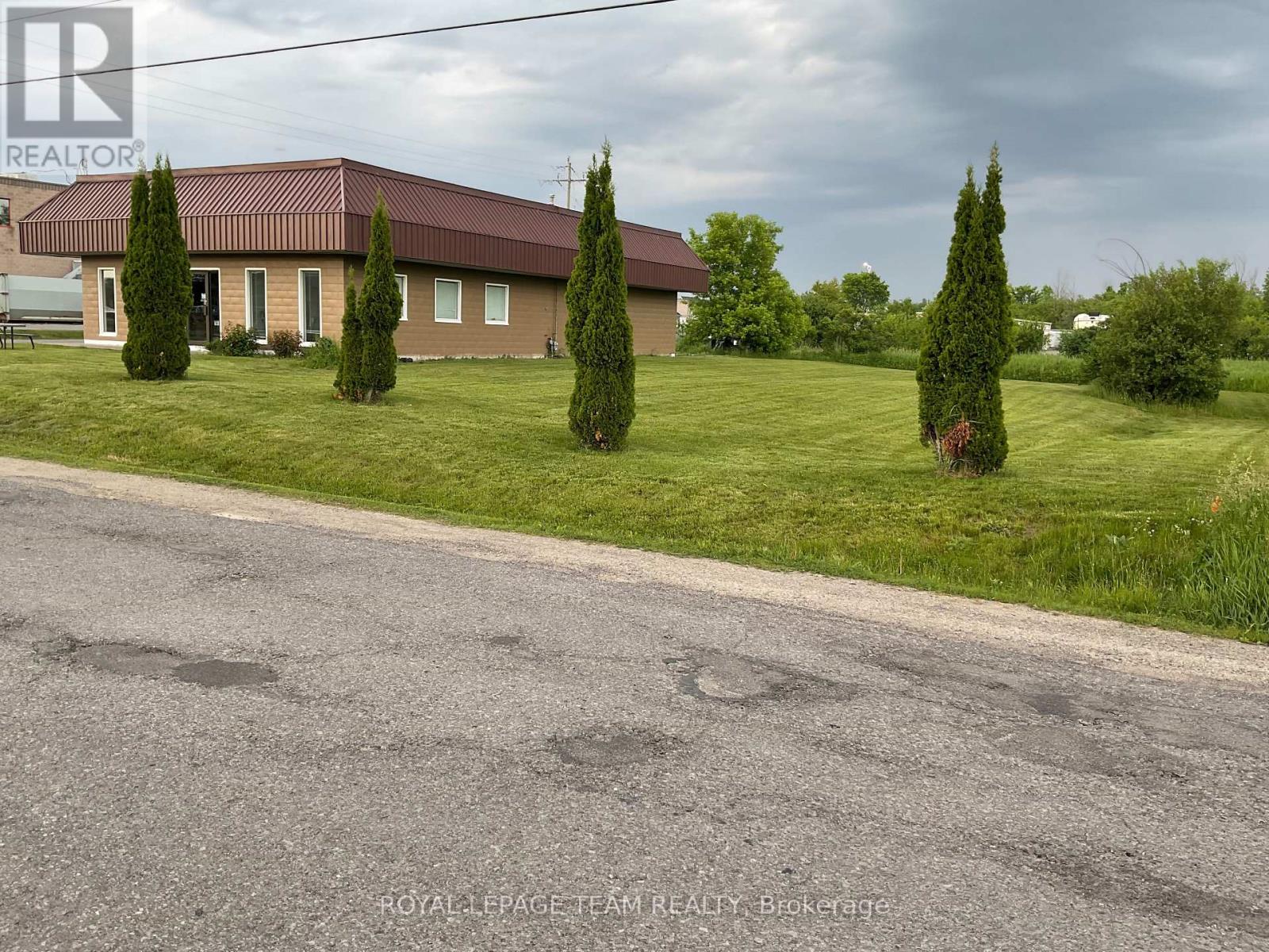 25 INDUSTRIAL DRIVE N