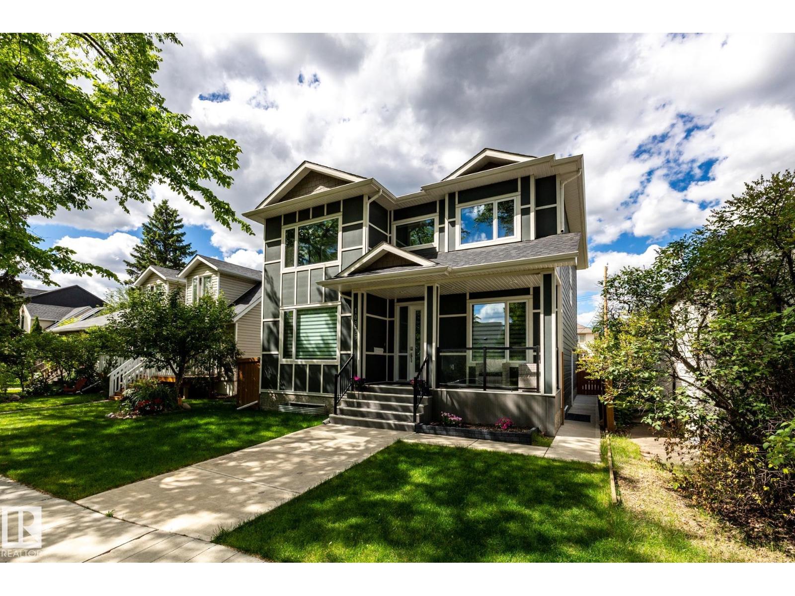 10936 71 AV NW