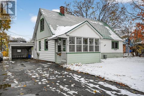 40 OAK STREET Smiths Falls ON K7A3T4