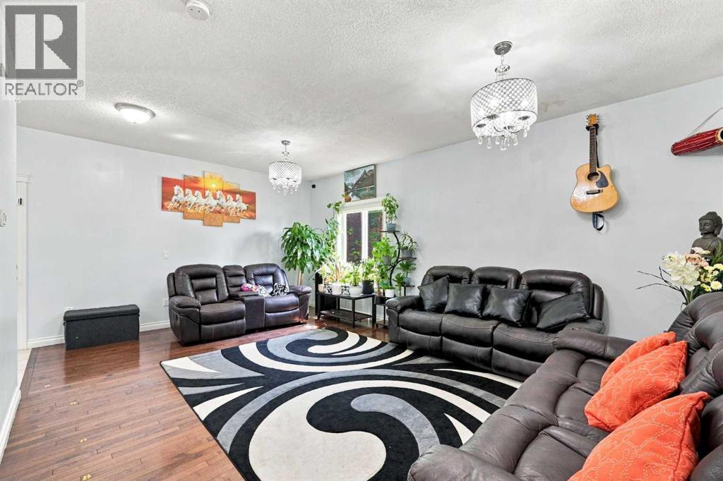 201 Saddlelake Drive NE