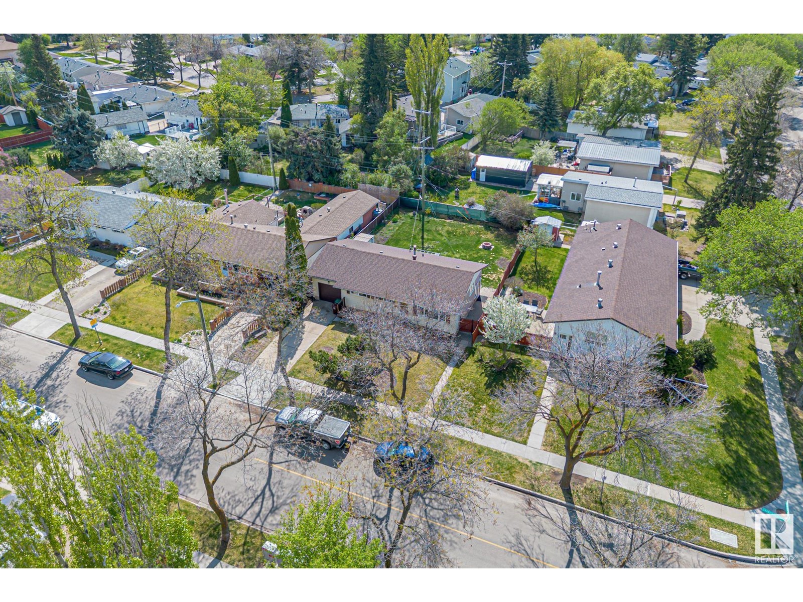 28 Grandville AV