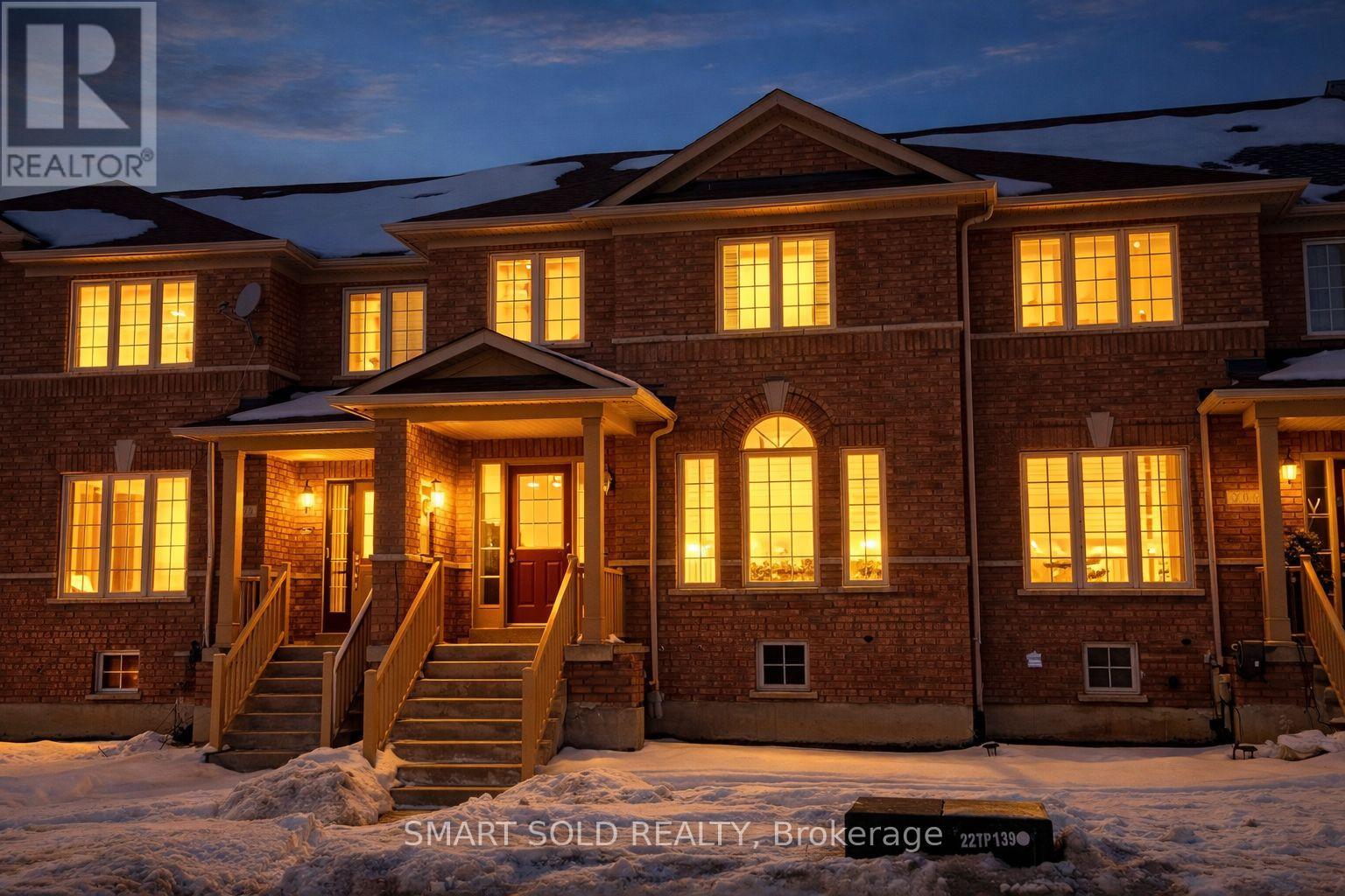 704 CASTLEMORE AVENUE E