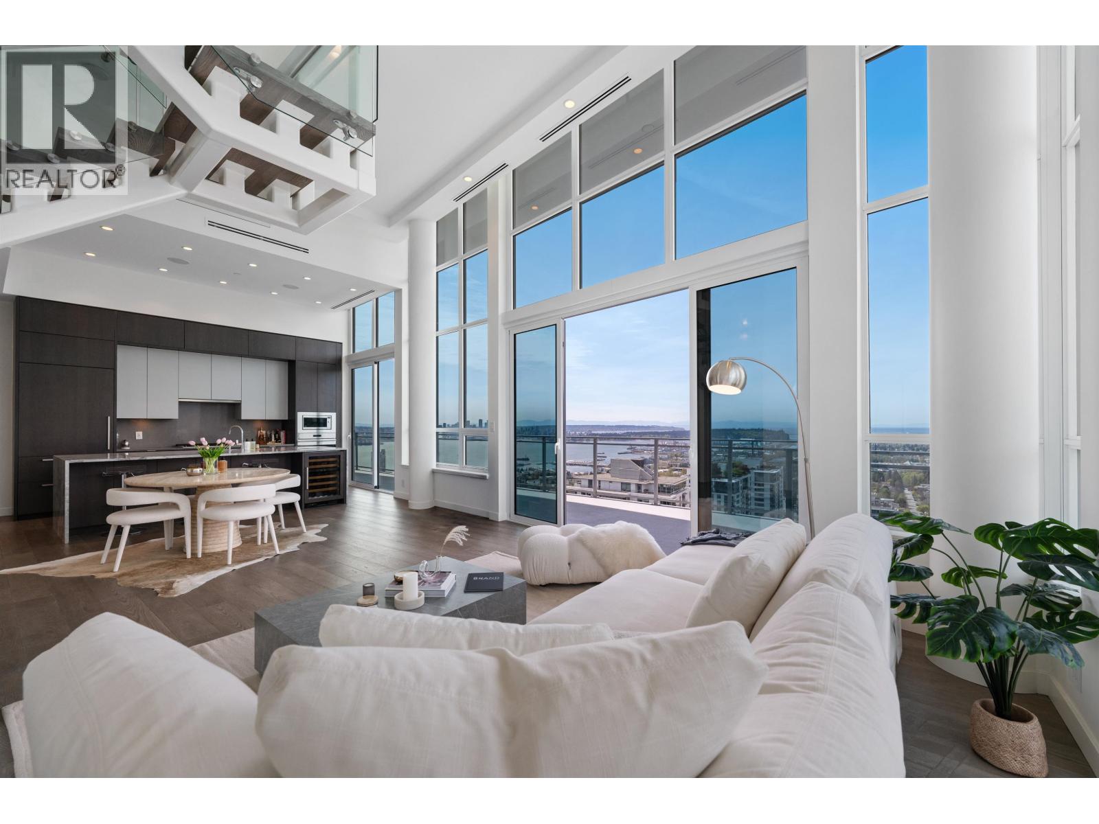 2403 125 E 14TH STREET