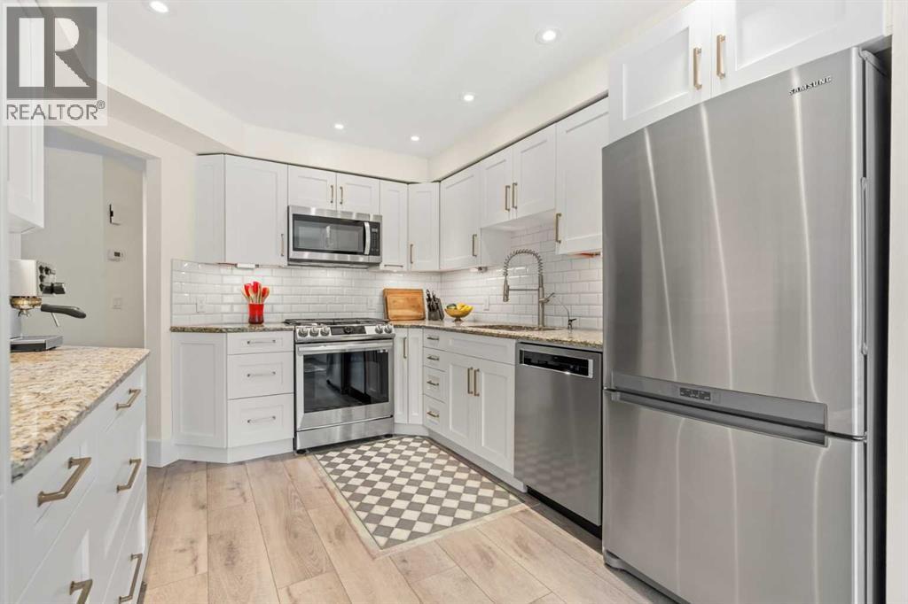 212 Coachway Lane SW