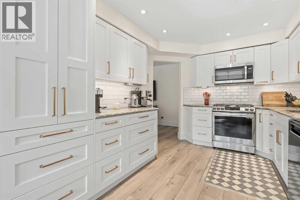 212 Coachway Lane SW