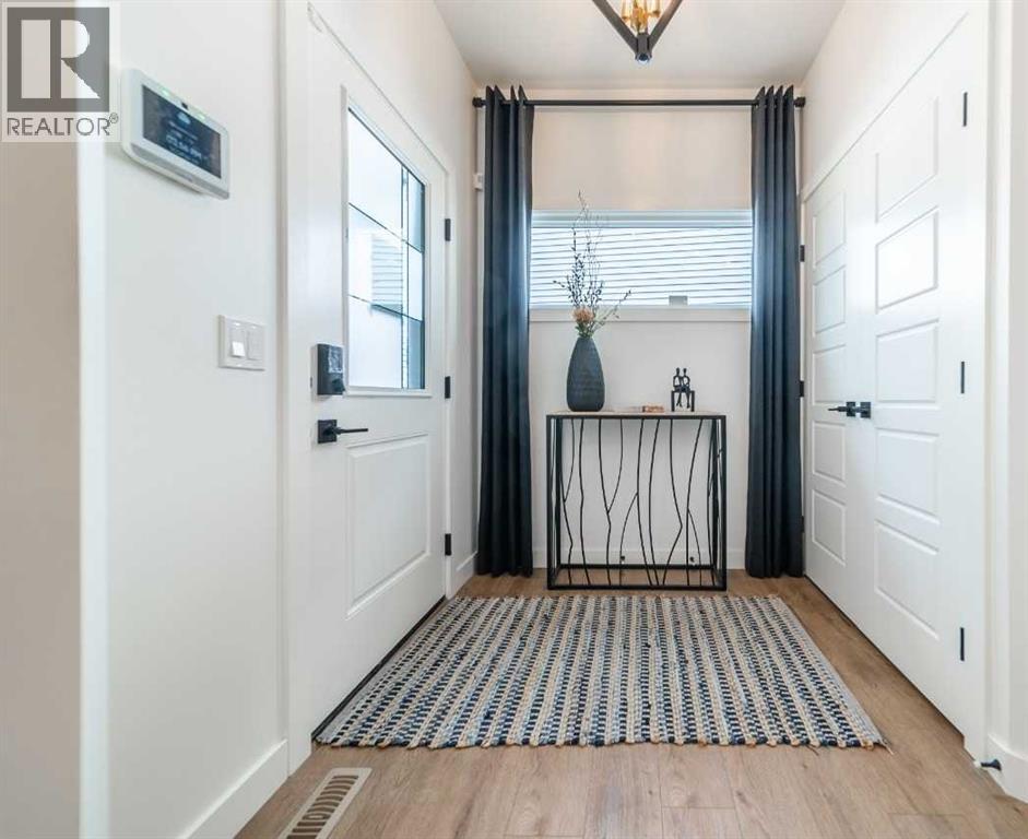 571 Buffaloberry Manor SE