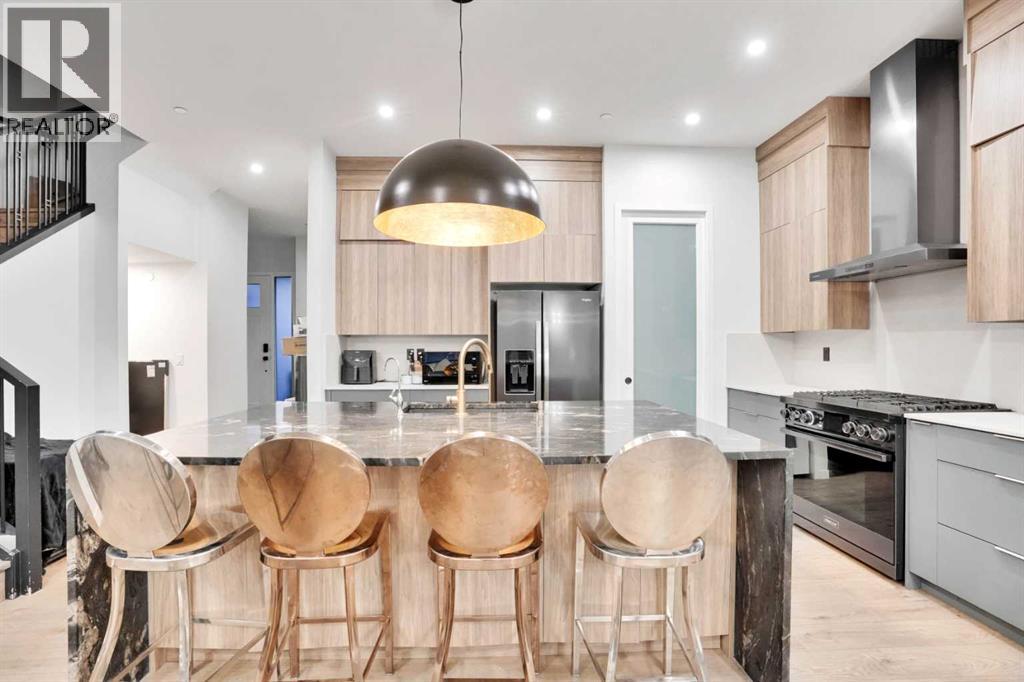 54 Calhoun Crescent NE