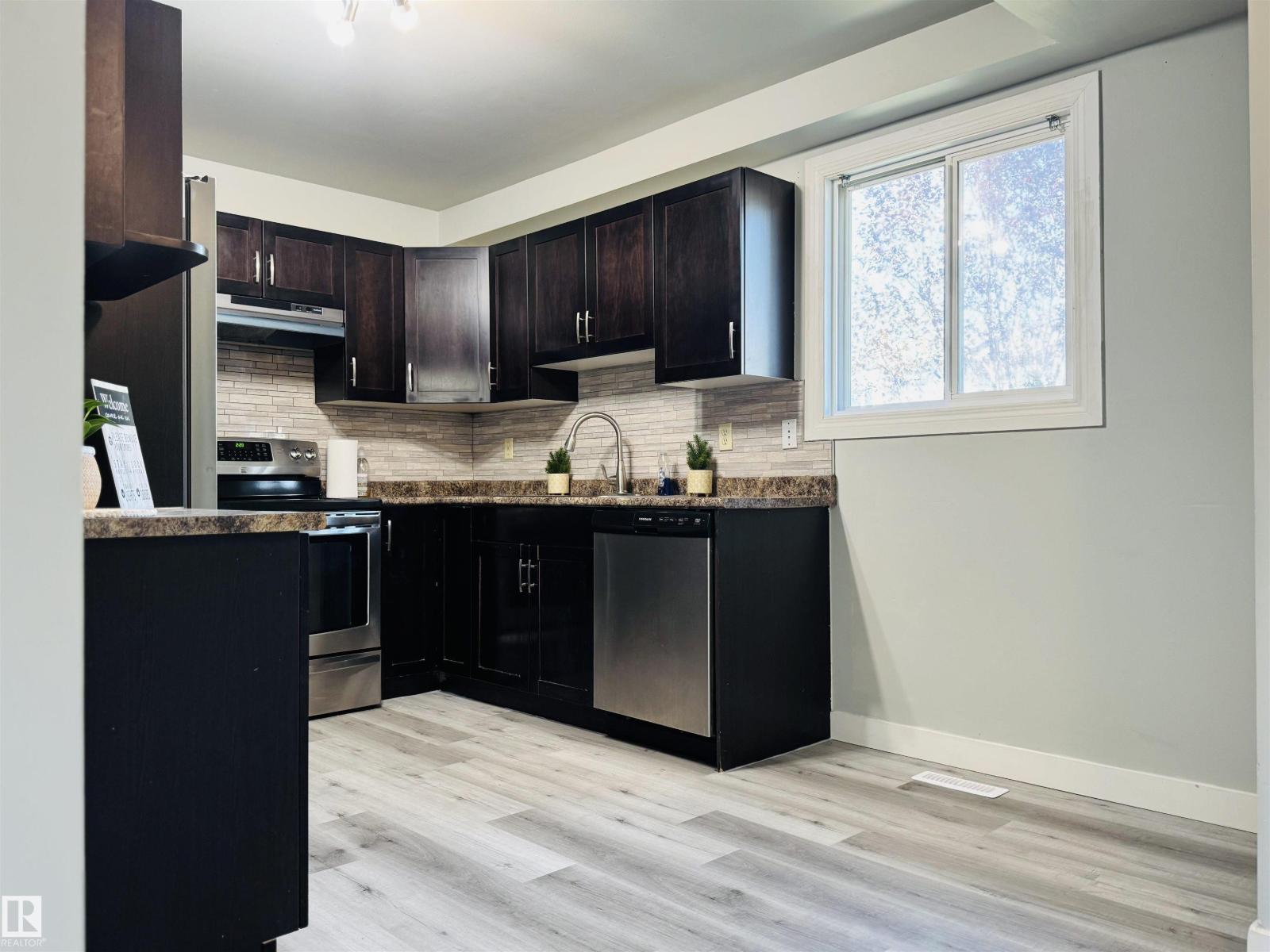 1691 Lakewood Road South NW NW