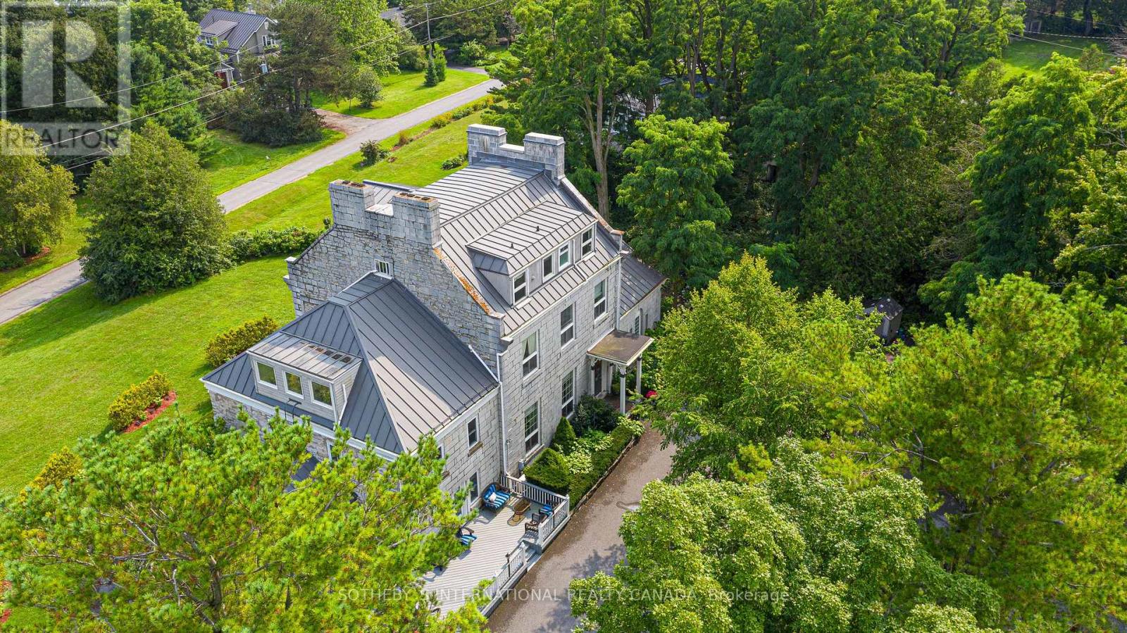 8 STARR PLACE