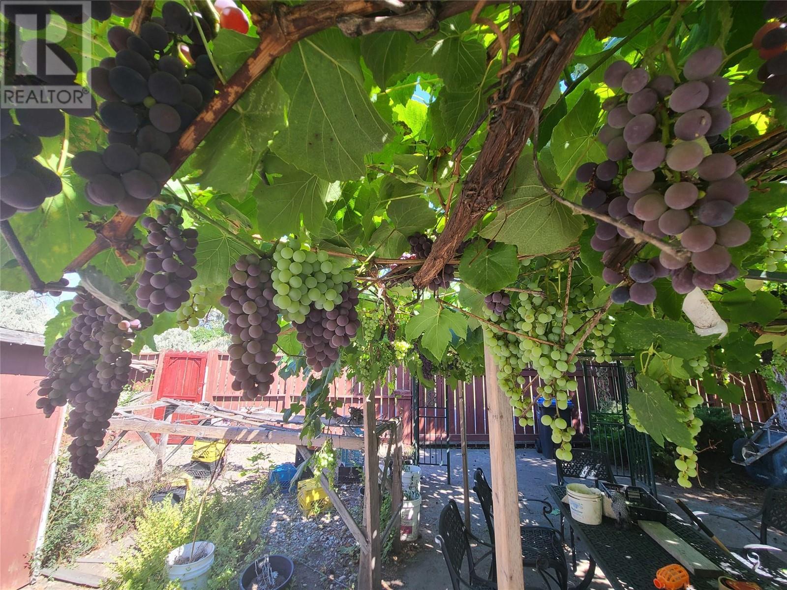 766 Coopland Crescent